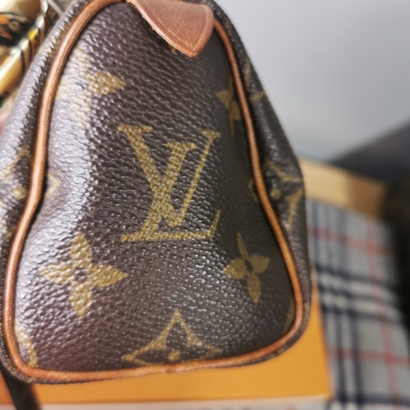 (Sold)100% Authentic LV Mini  Monogram Crossbody Bag - Picture 6 of 16